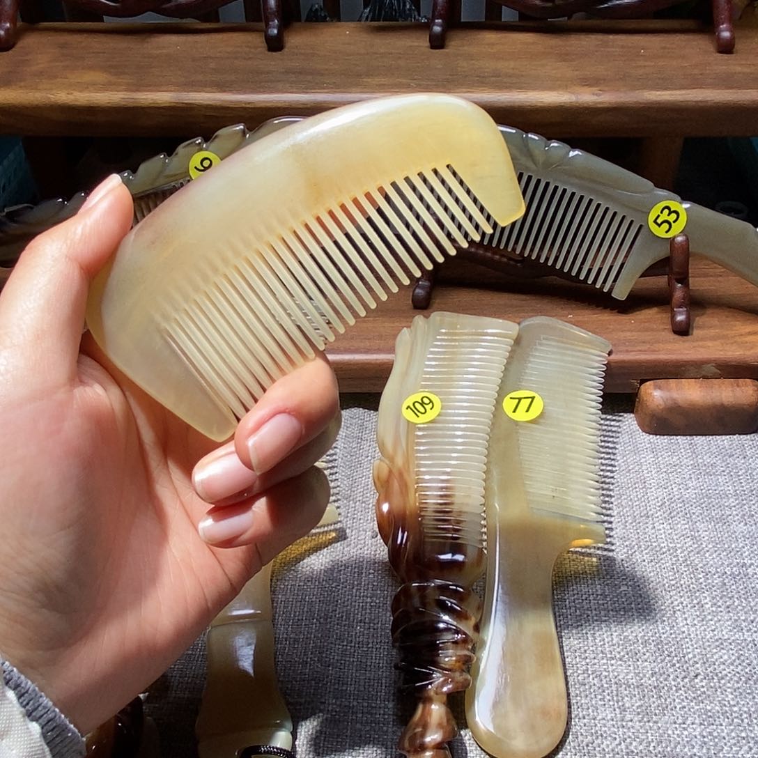 12 枫叶牛角梳牛角梳