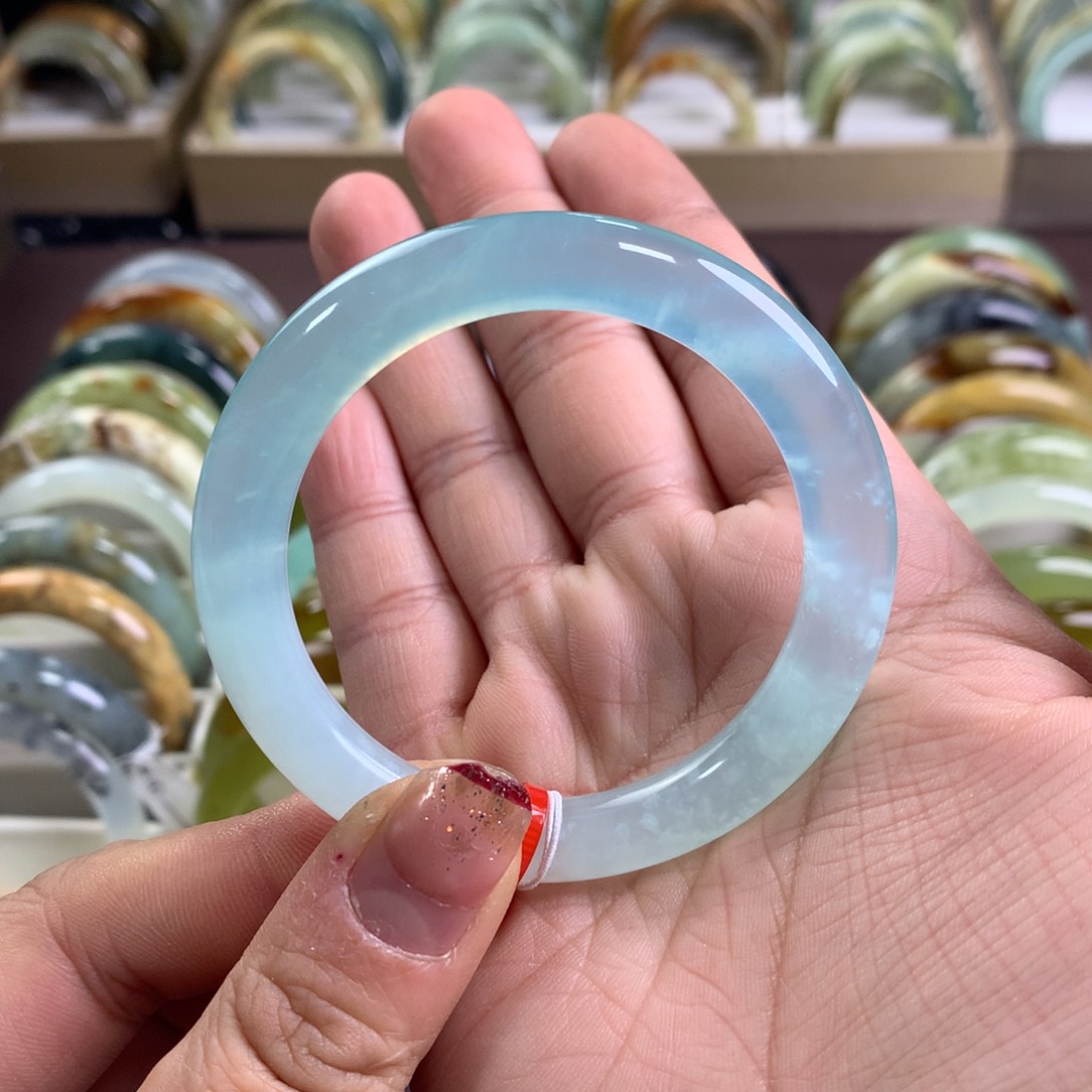 蛇纹石玉手镯未镶嵌