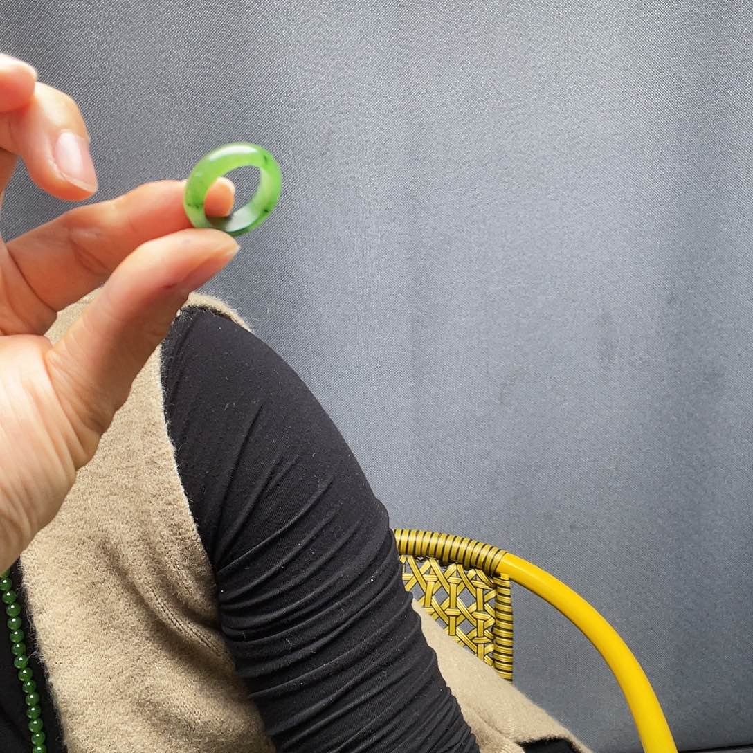 满***神和田玉未镶嵌戒指