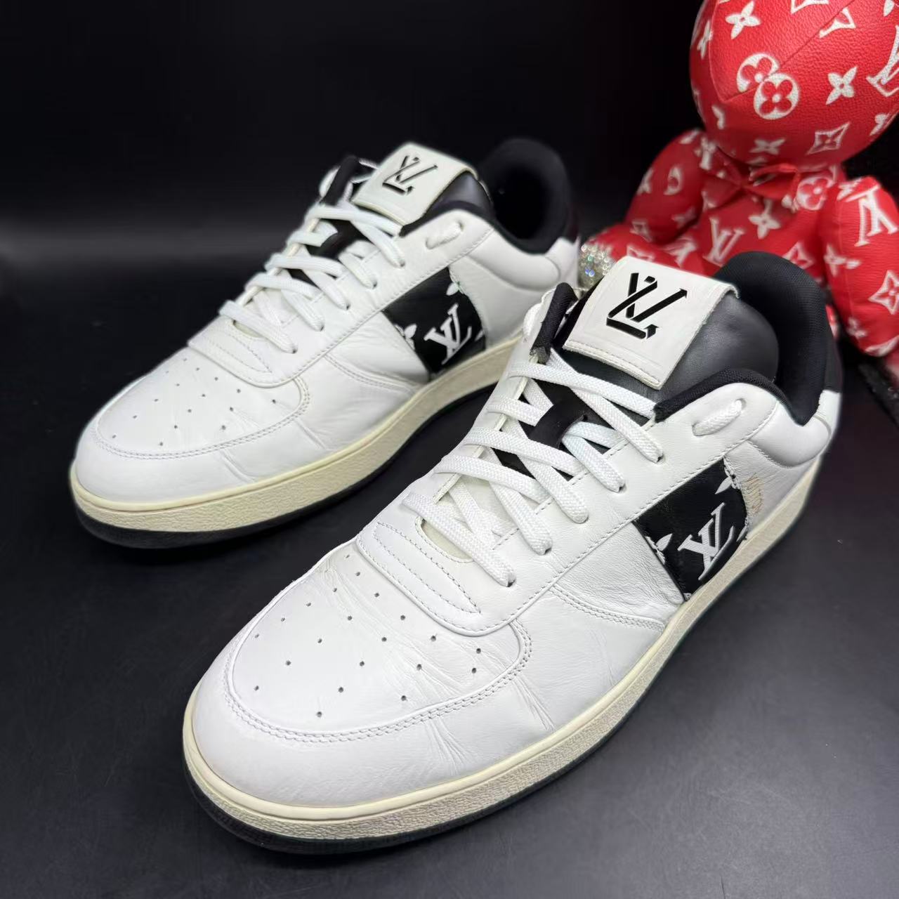 95新 LouisVuitton/路易威登 黑白老花休闲板鞋41.5欧码 kke434