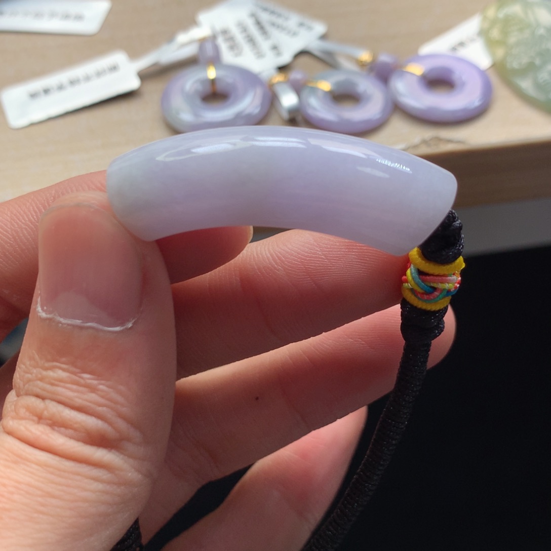 颈饰未镶嵌翡翠吊坠