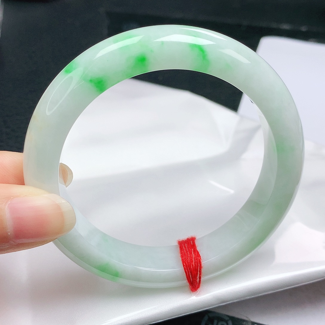 翡翠手镯未镶嵌正