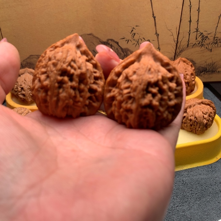 文玩核桃把件窝底麒麟