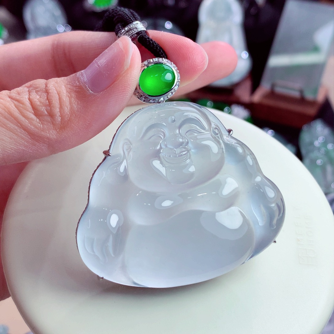 颈饰18K金镶嵌翡翠定金10万 总价咨询客服