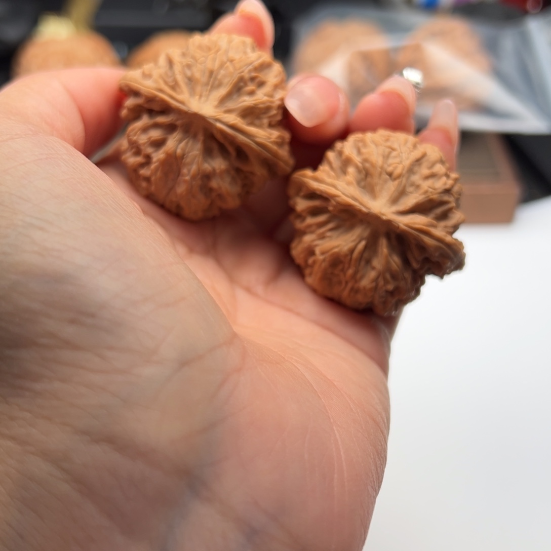 文玩核桃把件苹果园