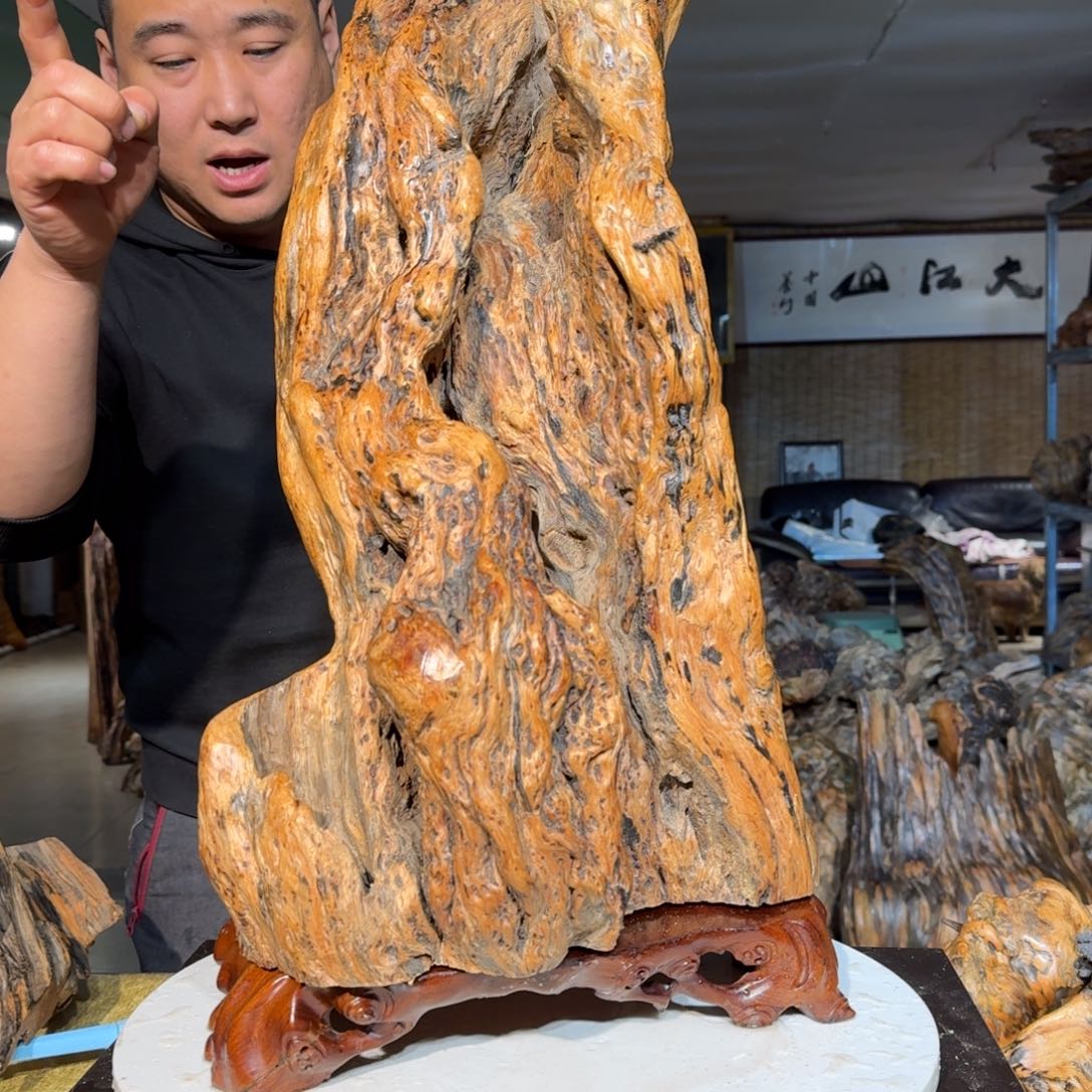 周***，琥珀木北沉香琥珀木摆件定向链接12