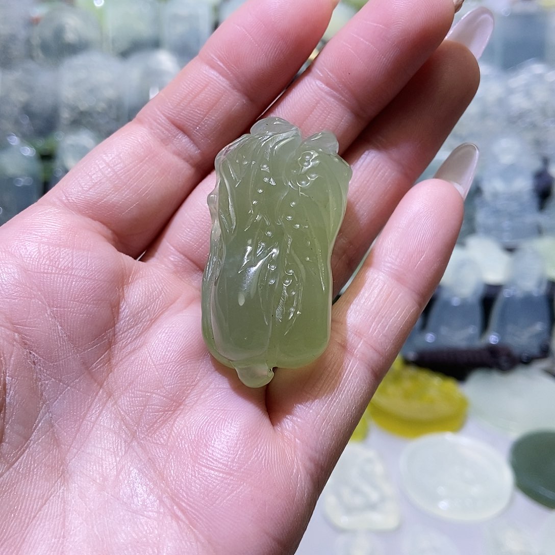 岫玉吊坠未镶嵌吊坠