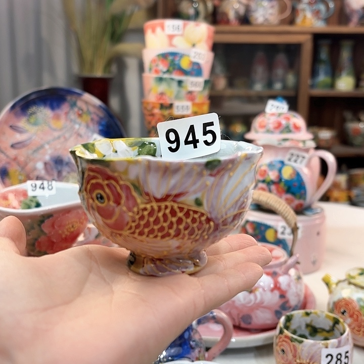 瓷片追****Cbhgghhhgggggggggghn