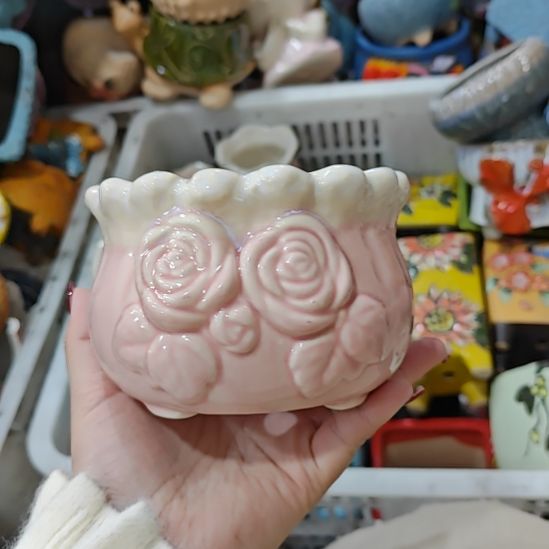 当场拍满15元发货不凑不发，花盆盆口不方不圆有针孔黑点是正常的，