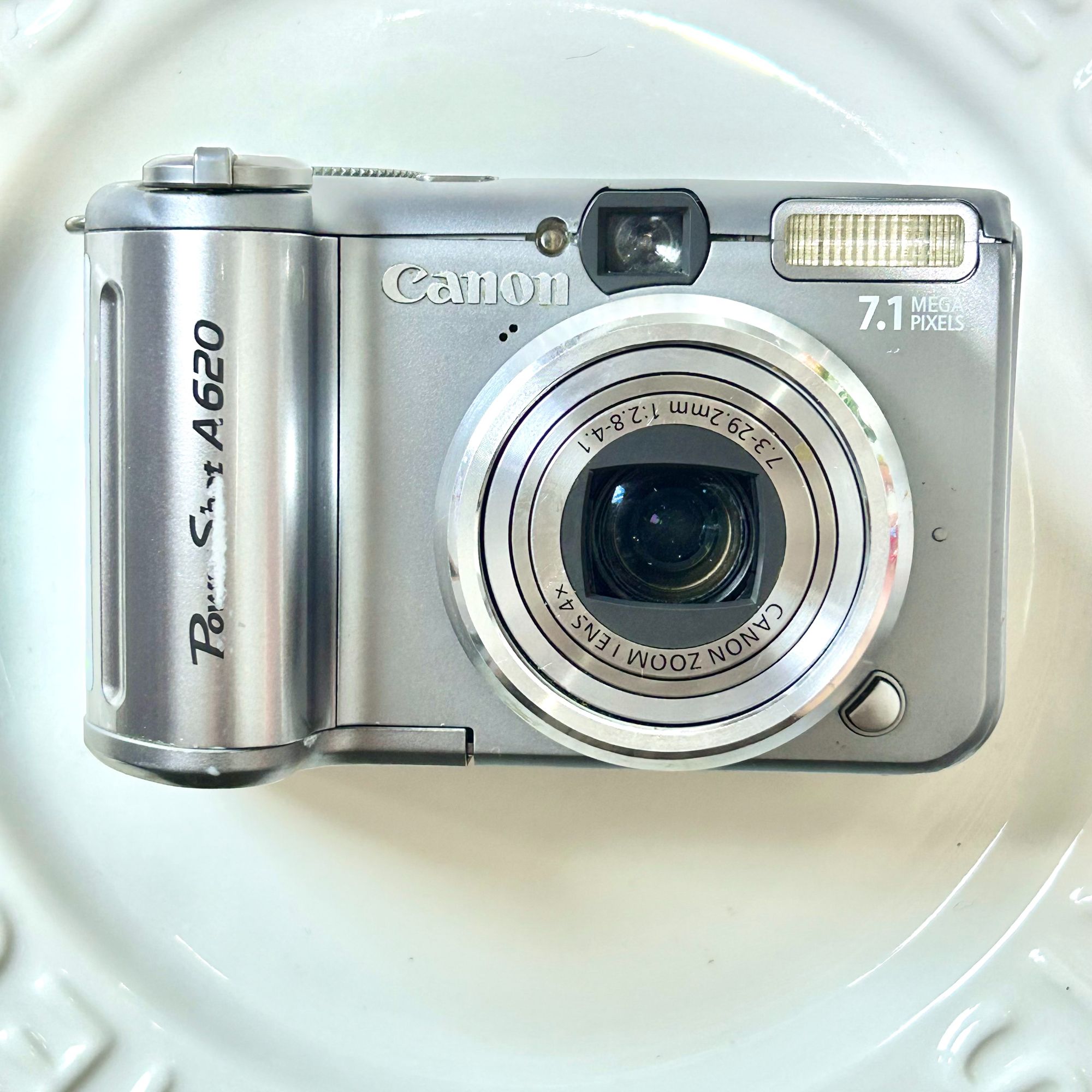 9新 Canon/佳能 A620 银色 自拍屏可翻转冷白皮ccd 无镜头帘