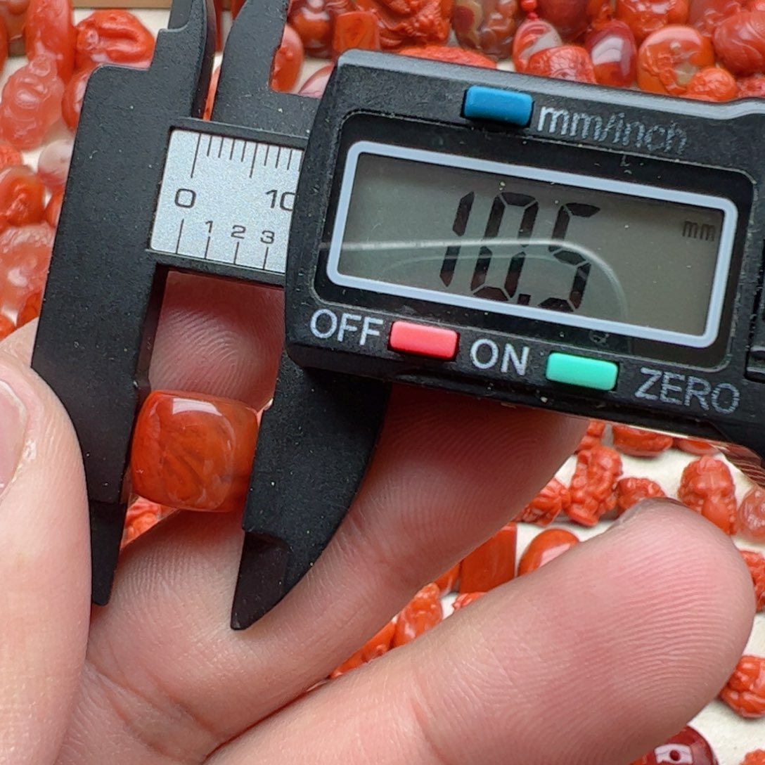 南红玛瑙配饰未镶嵌