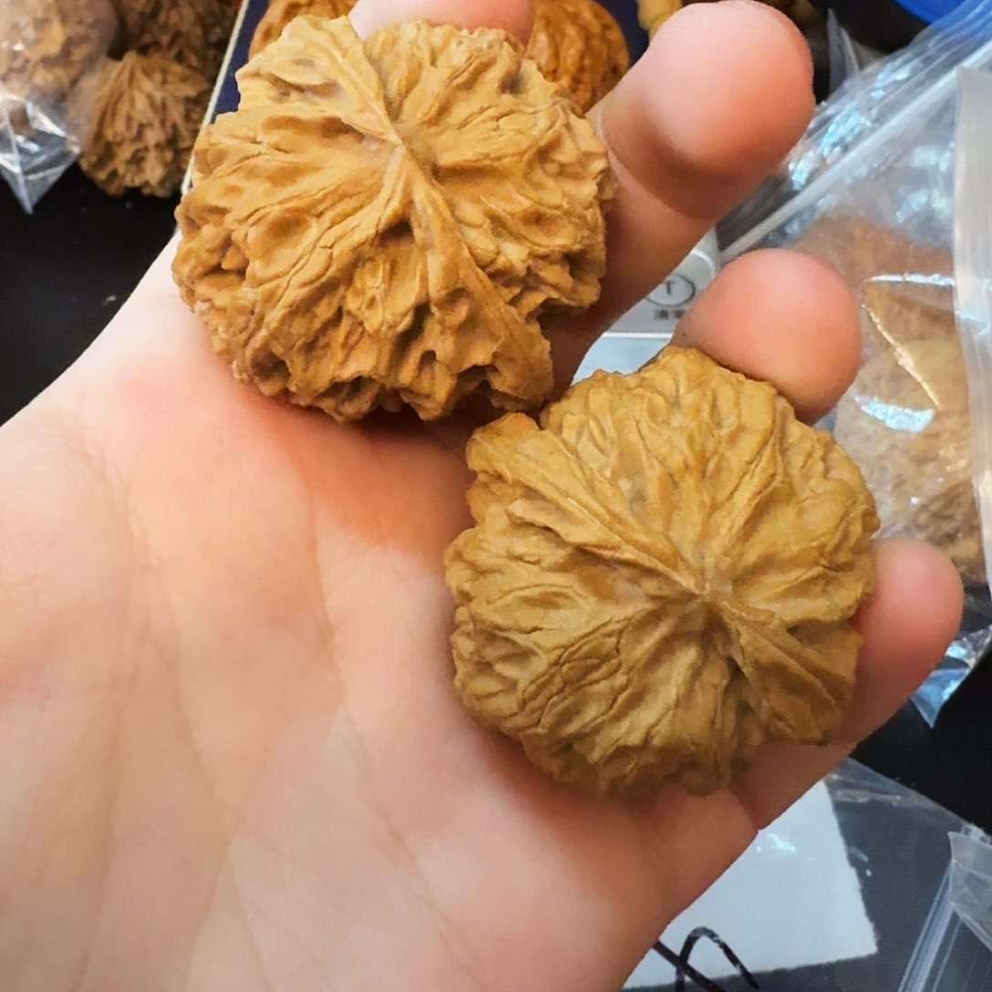 文玩核桃吊坠40苹果园