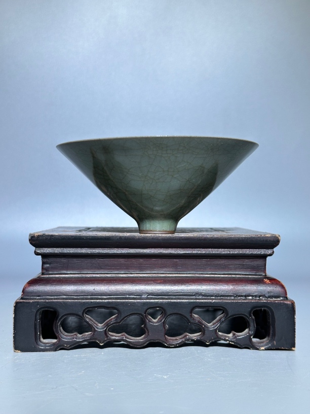 官窑，斗笠碗，胎薄釉肥！