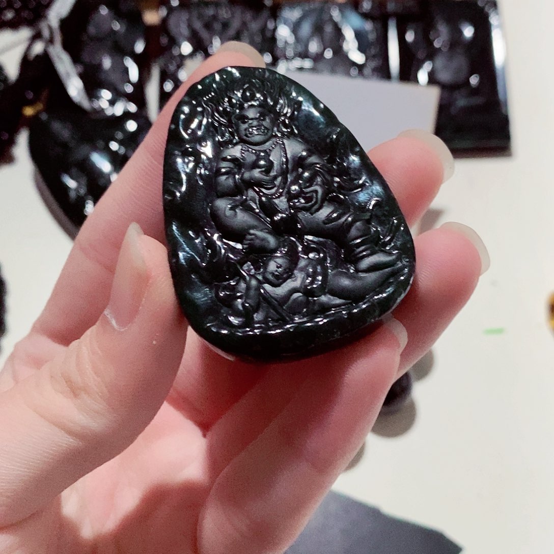 翡翠颈饰未镶嵌翡翠a
