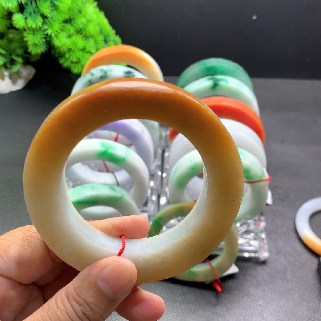 未镶嵌手镯定制翡翠