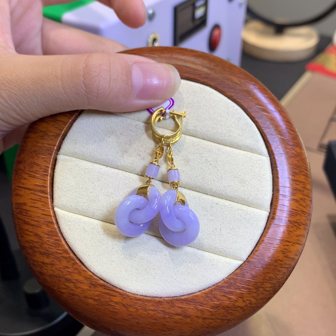 翡翠18K金镶嵌颈饰翡翠