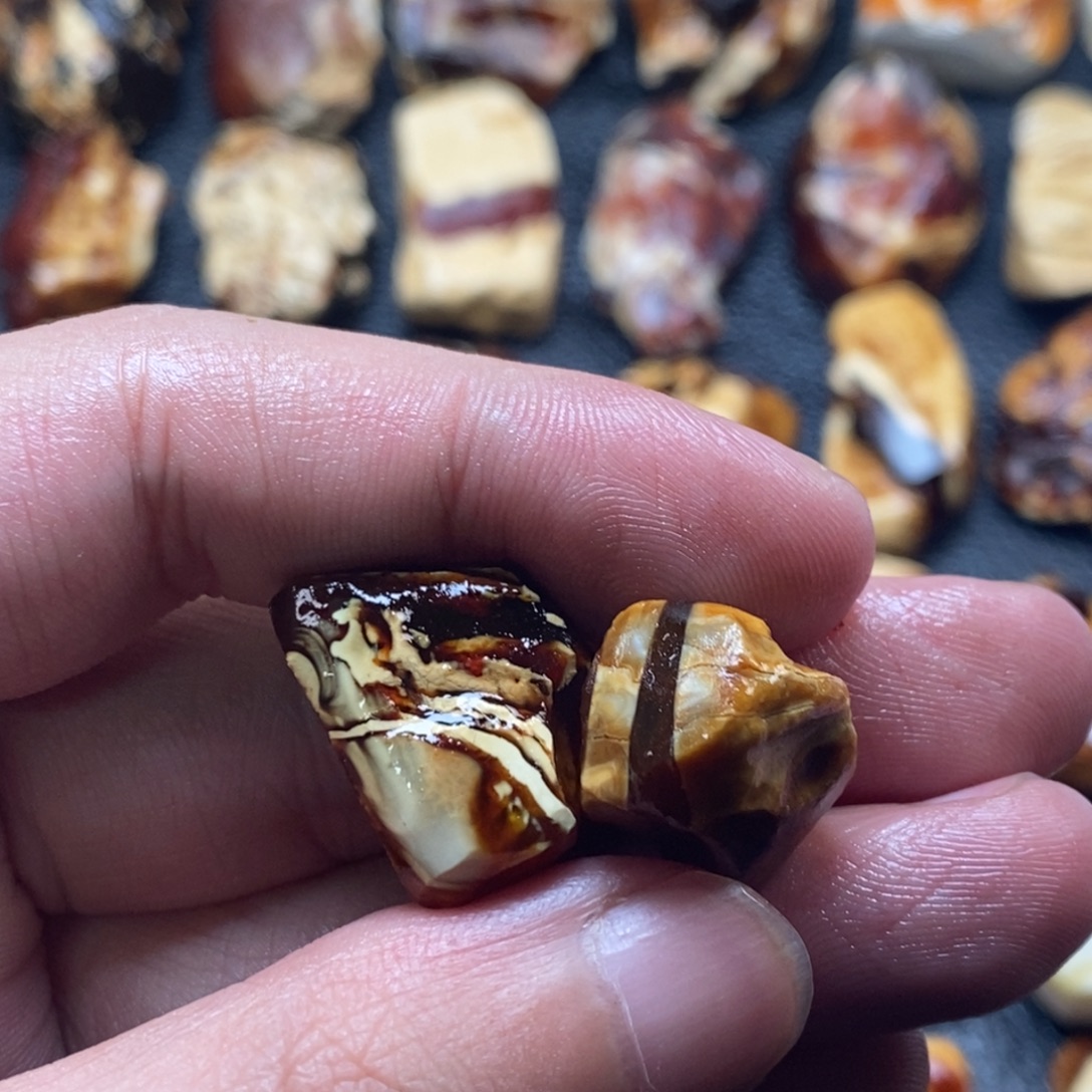 w***定制琥珀未镶嵌琥珀蜜蜡原石定制