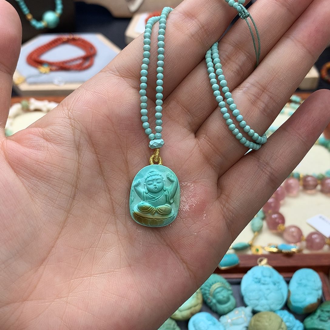 绿松石颈饰未镶嵌