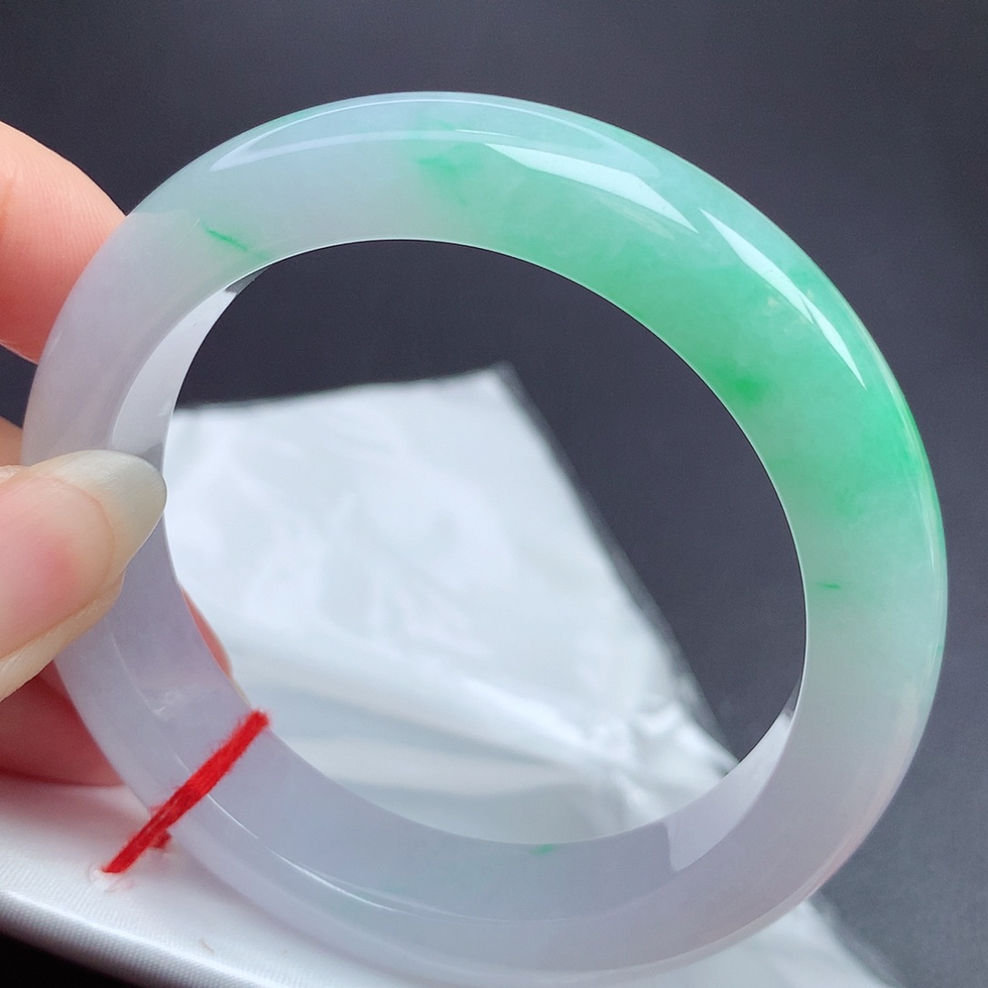 翡翠手镯未镶嵌55.6圈口