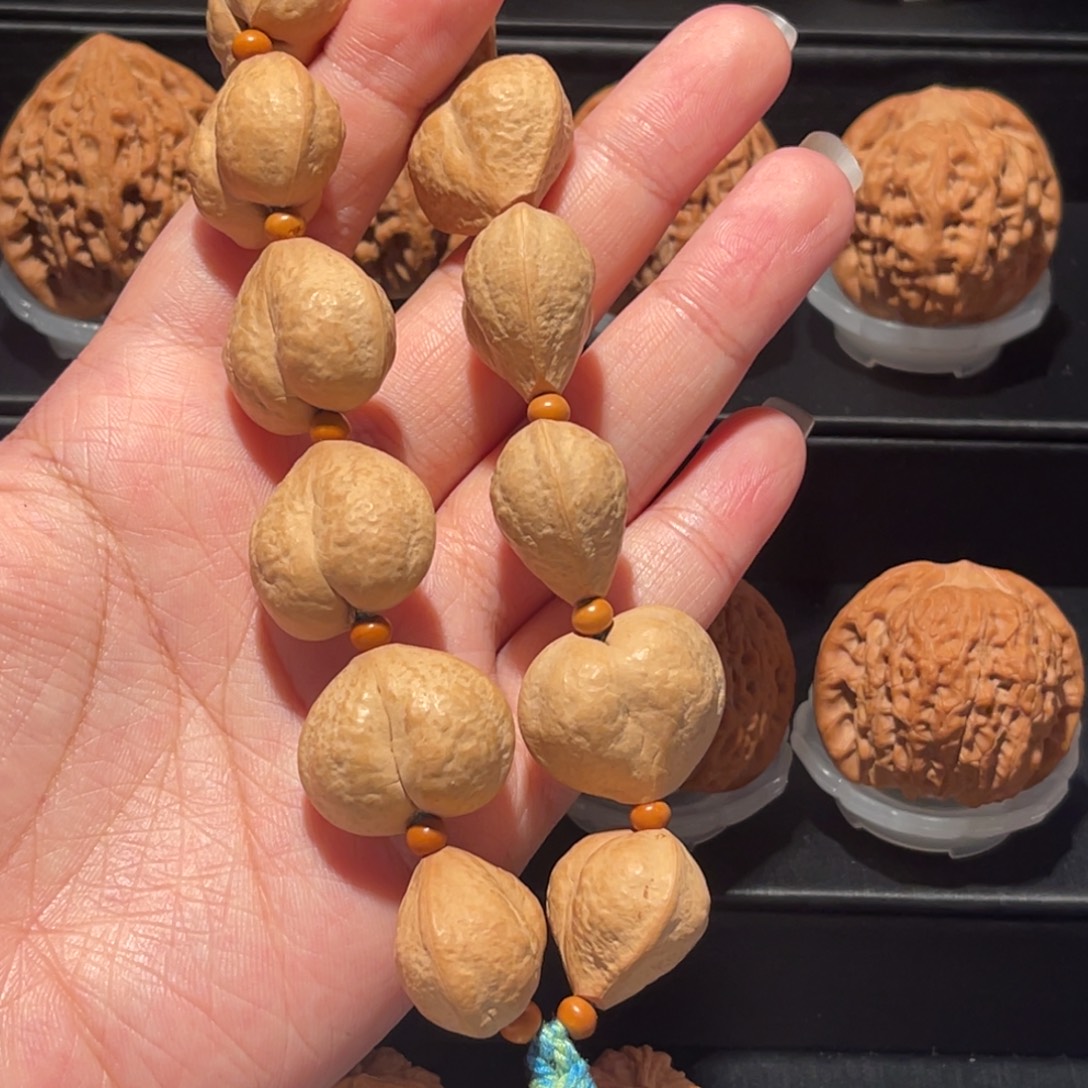 精品，屁桃手串12颗，111