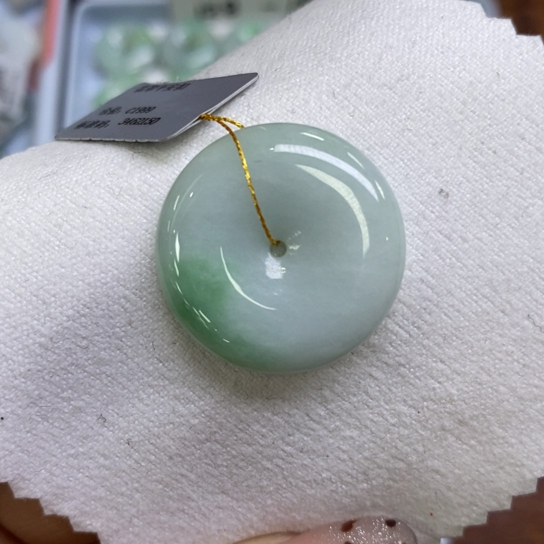 颈饰未镶嵌翡翠平安扣