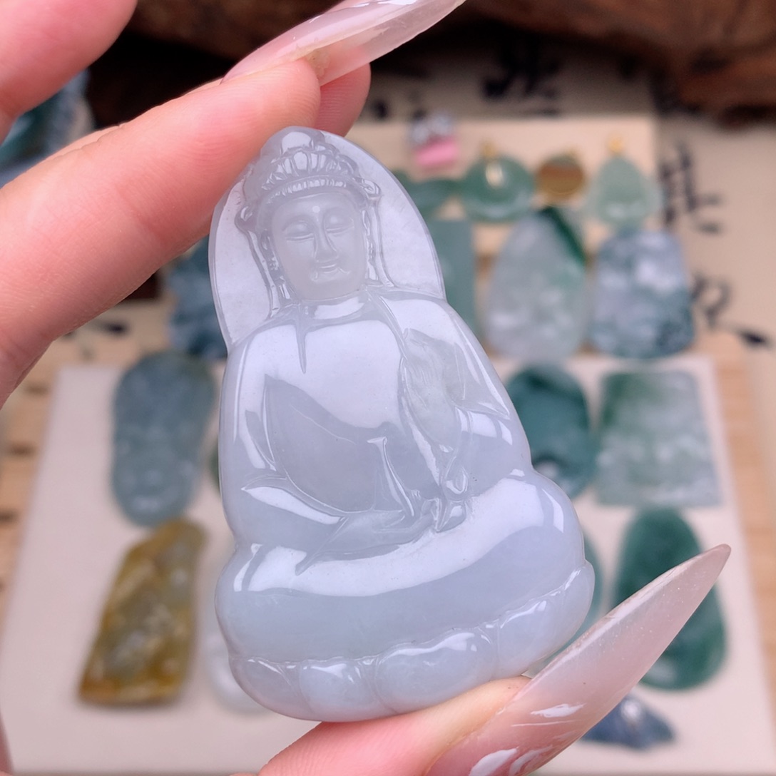 翡翠未镶嵌颈饰素衣