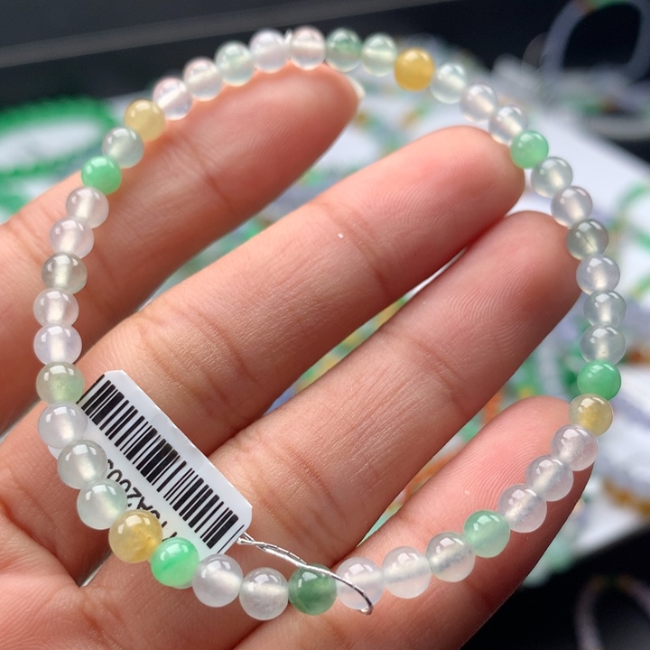 翡翠手镯未镶嵌卡