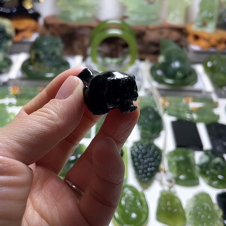 蛇纹石玉手把未镶嵌