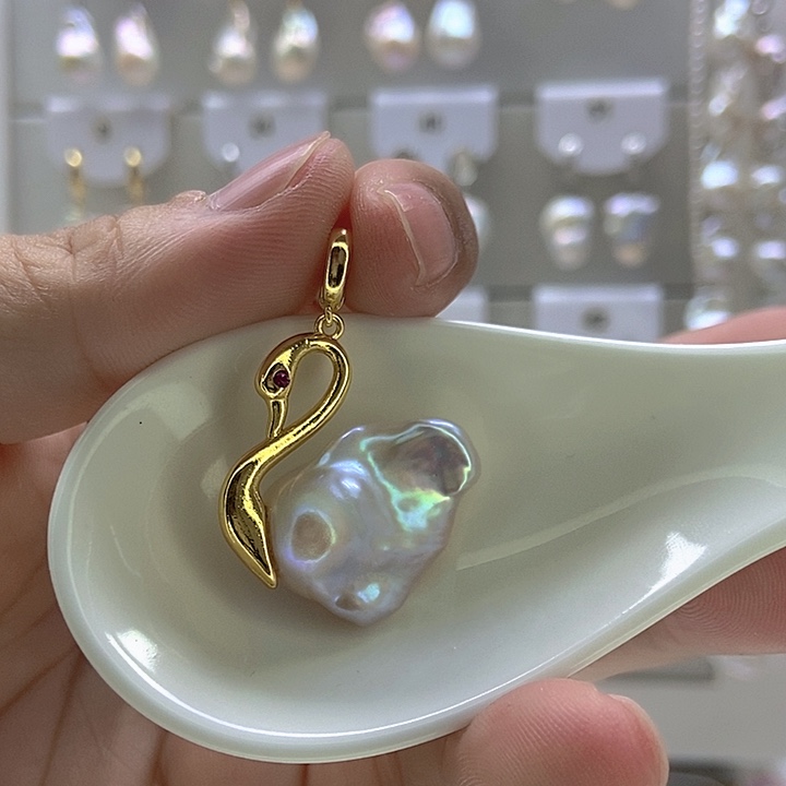 绿***屋银S925镶嵌淡水珍珠颈饰69