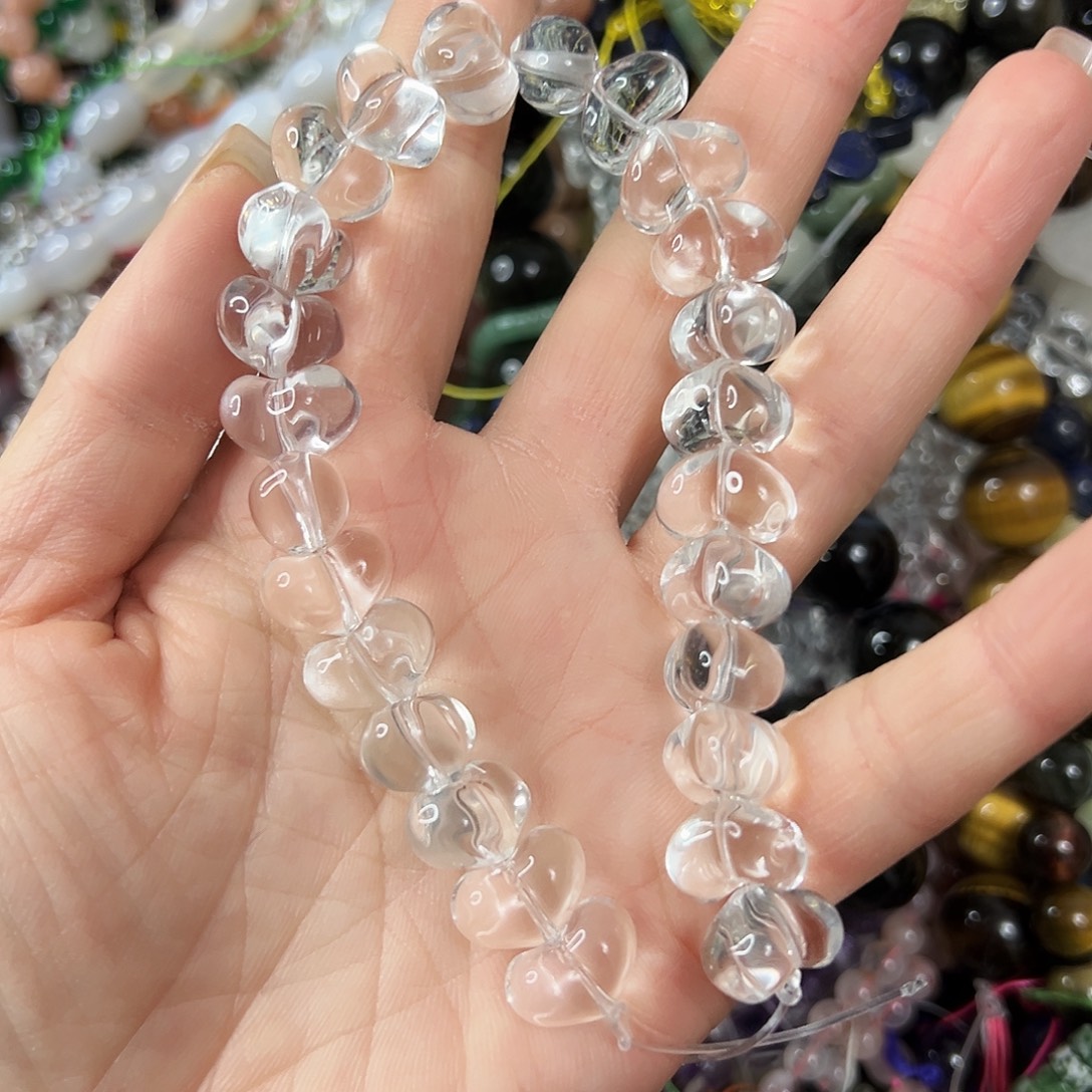 玛瑙/玉髓未镶嵌珠宝半成品，压电白水晶屁桃爱心25颗