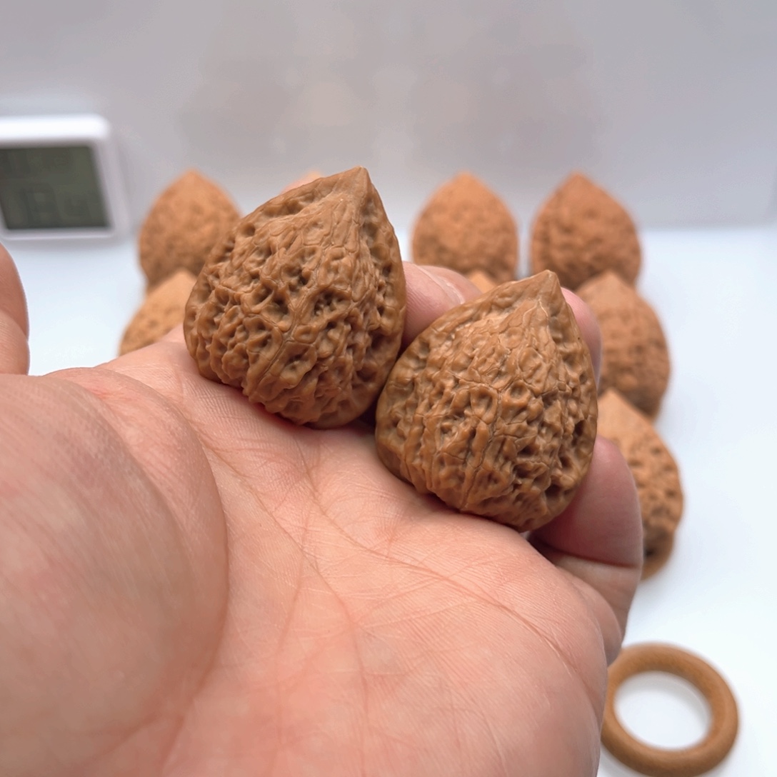 把件文玩核桃7号一抹红