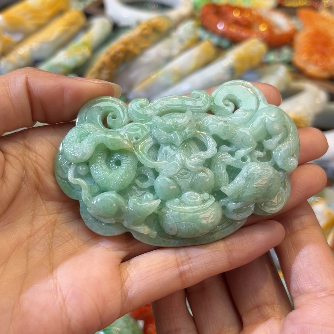 翡翠颈饰未镶嵌待编款