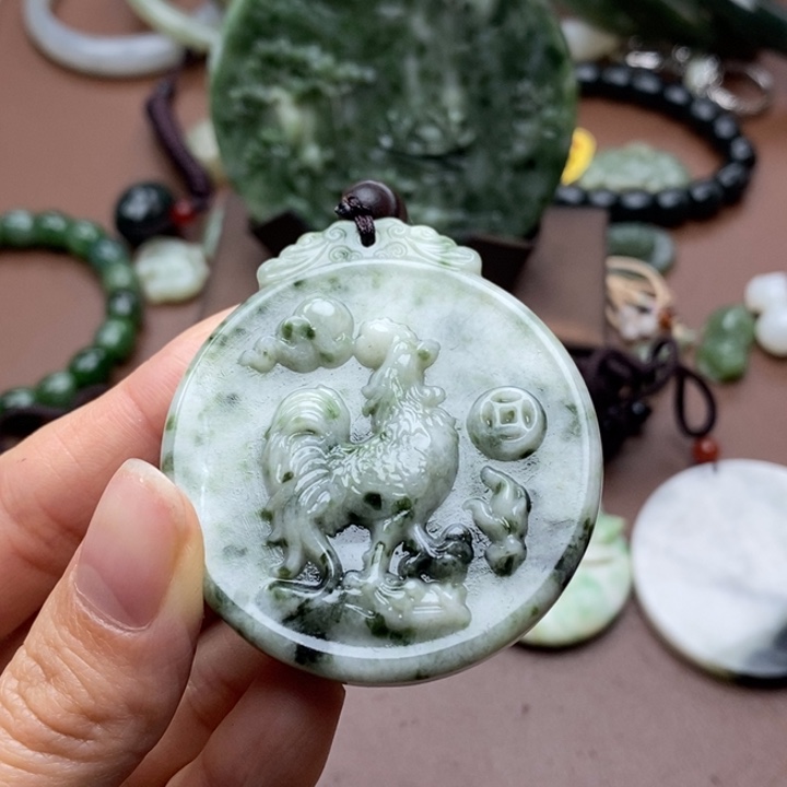 独山玉未镶嵌颈饰