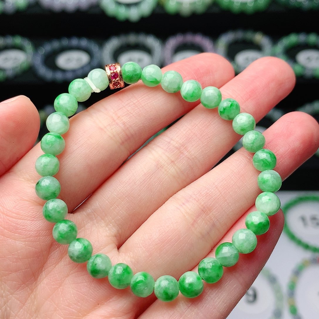 翡翠手链未镶嵌翡翠