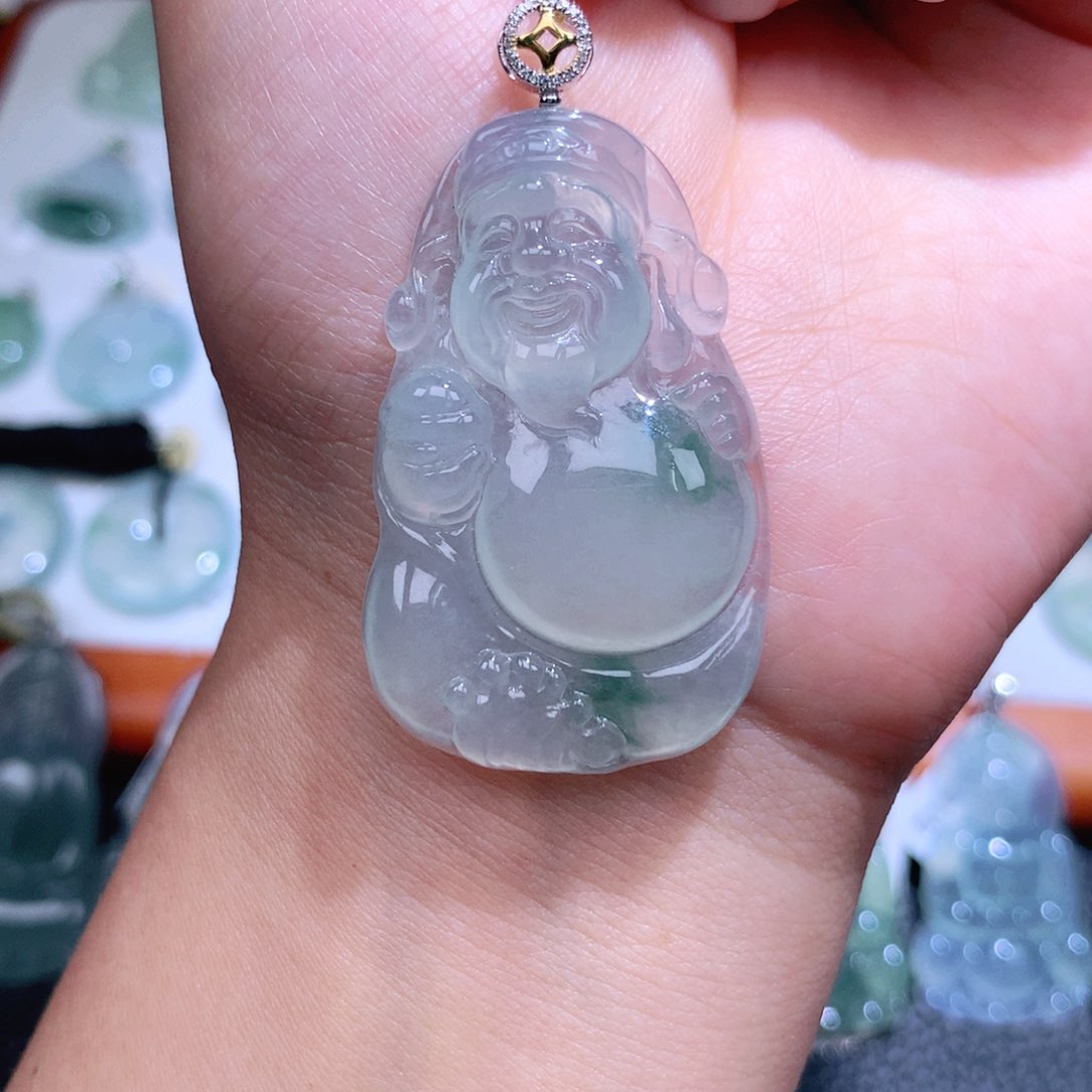 翡翠18K金镶嵌颈饰财神爷