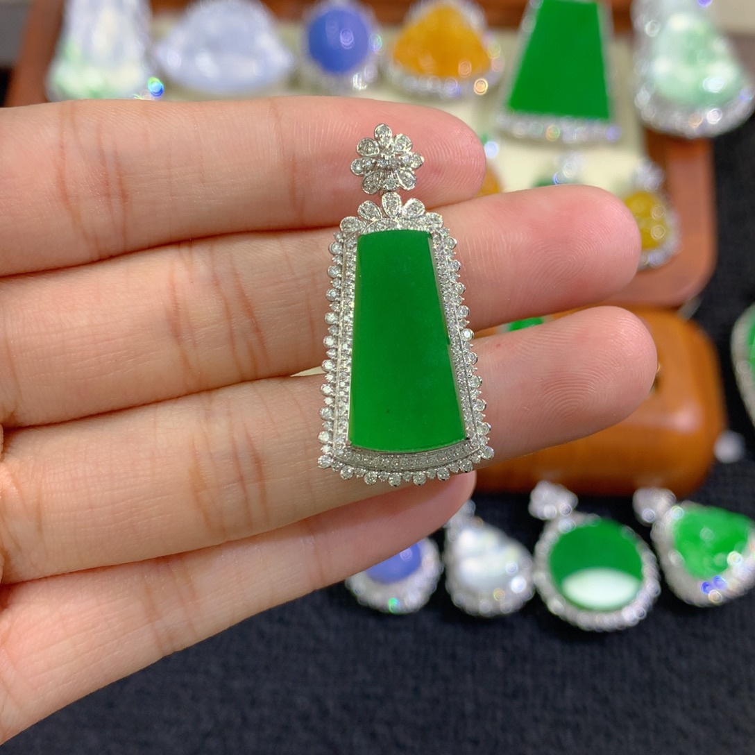 翡翠18K金镶嵌吊坠(不含链)无事牌