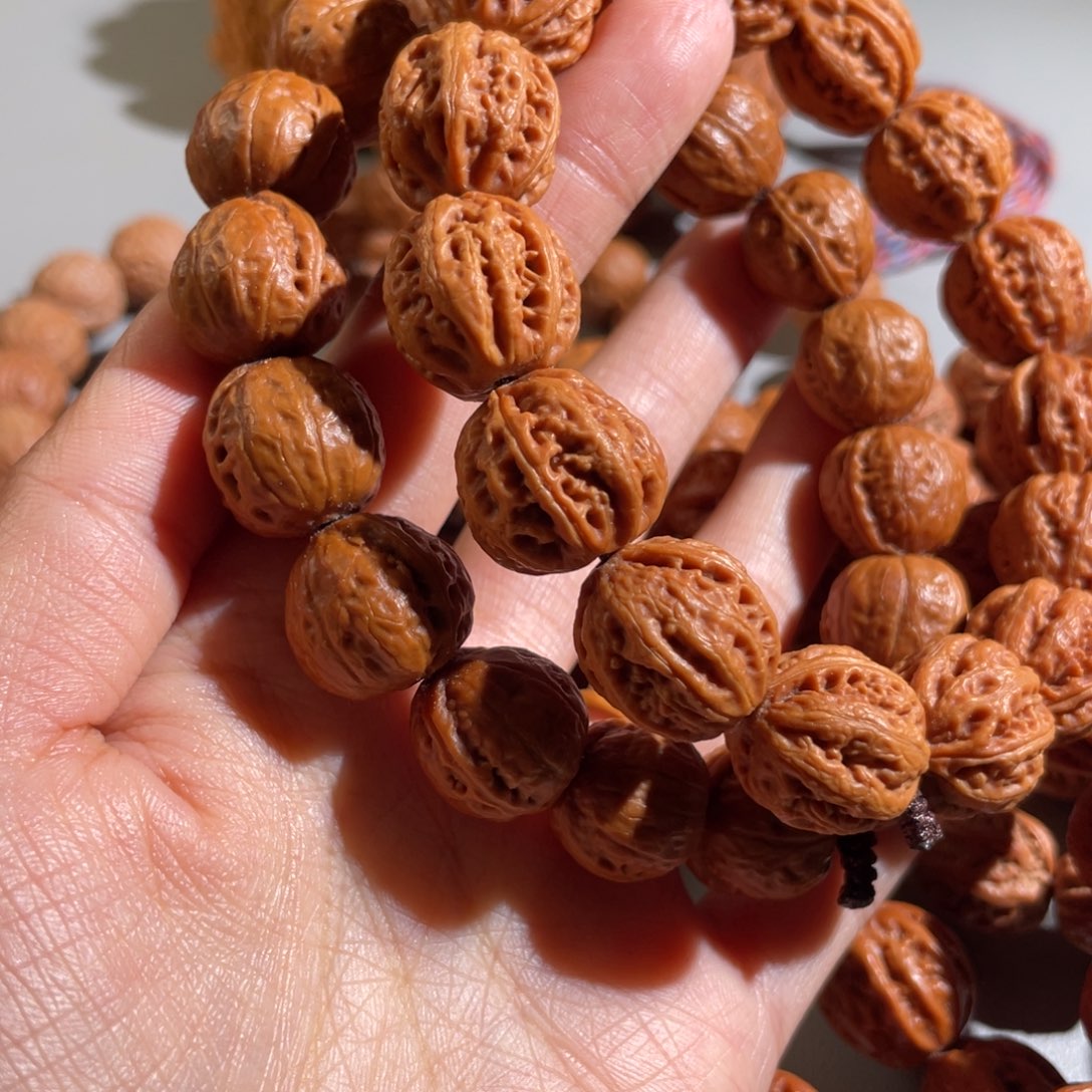 文玩核桃手串岩反油金豆，小麻花