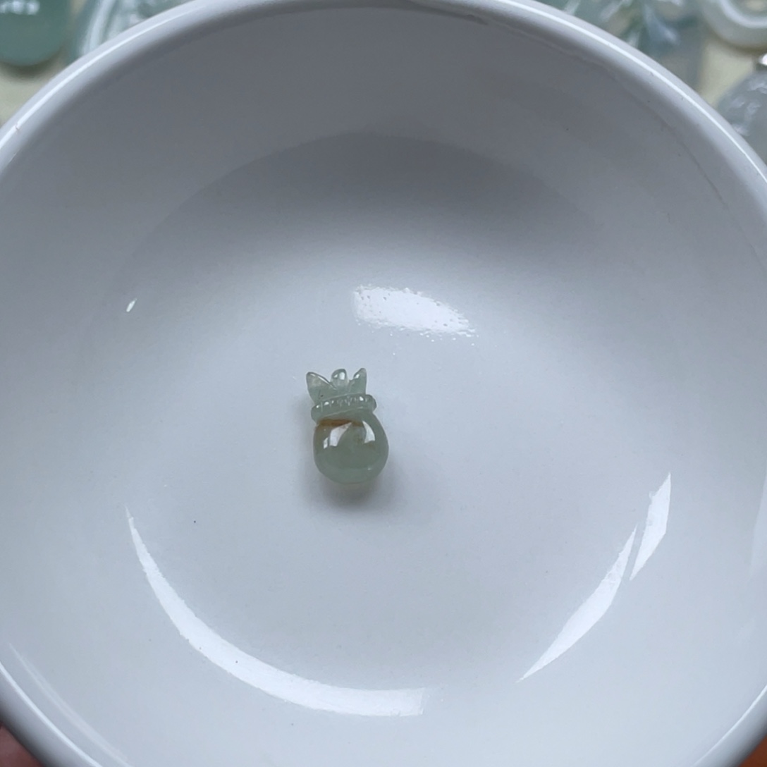 翡翠颈饰未镶嵌78888888