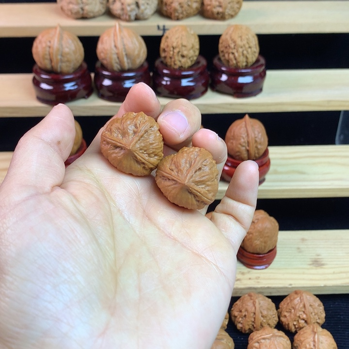 吊坠文玩核桃三棱