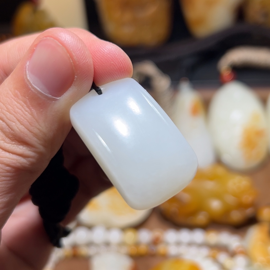 和田玉新疆未镶嵌凡*