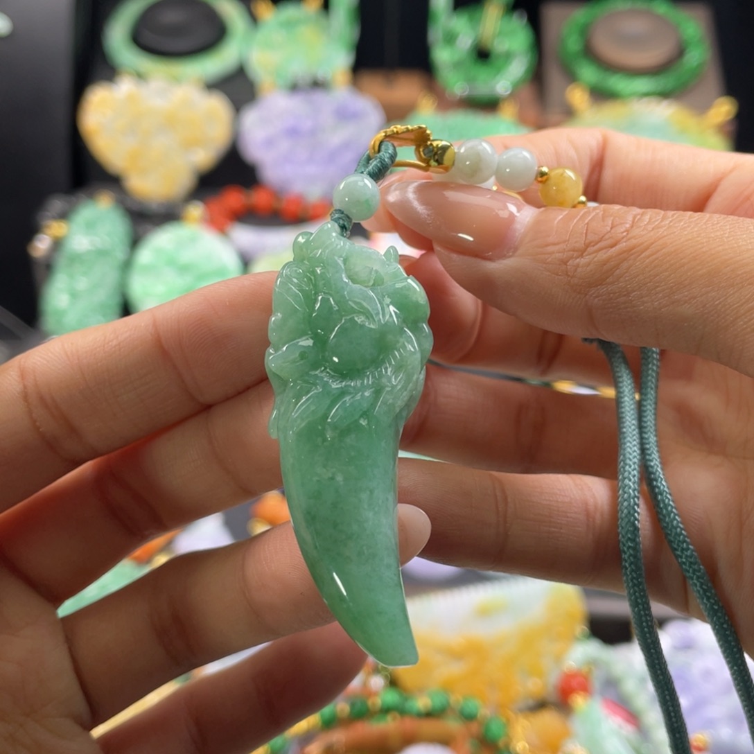 翡翠未镶嵌颈饰代编织