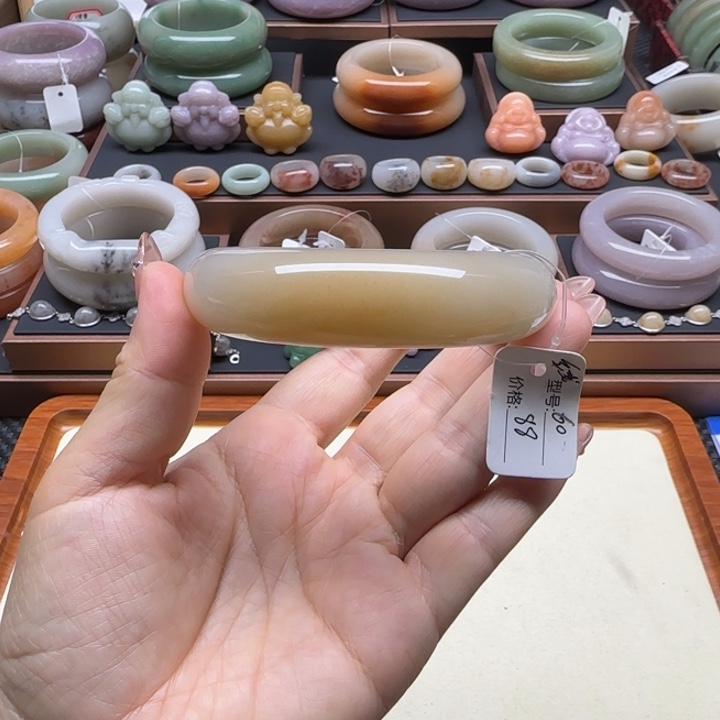 石英岩玉未镶嵌手镯60