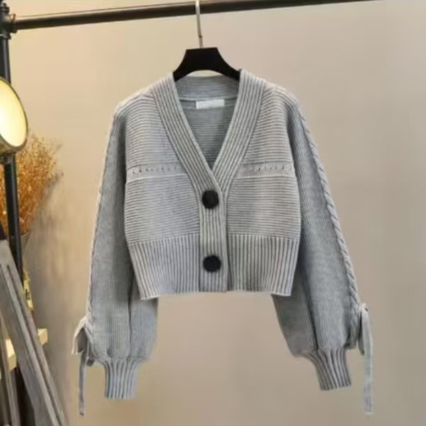 2025灯笼袖V领针织毛衣女秋冬季设计感宽松百搭短款外搭小开衫