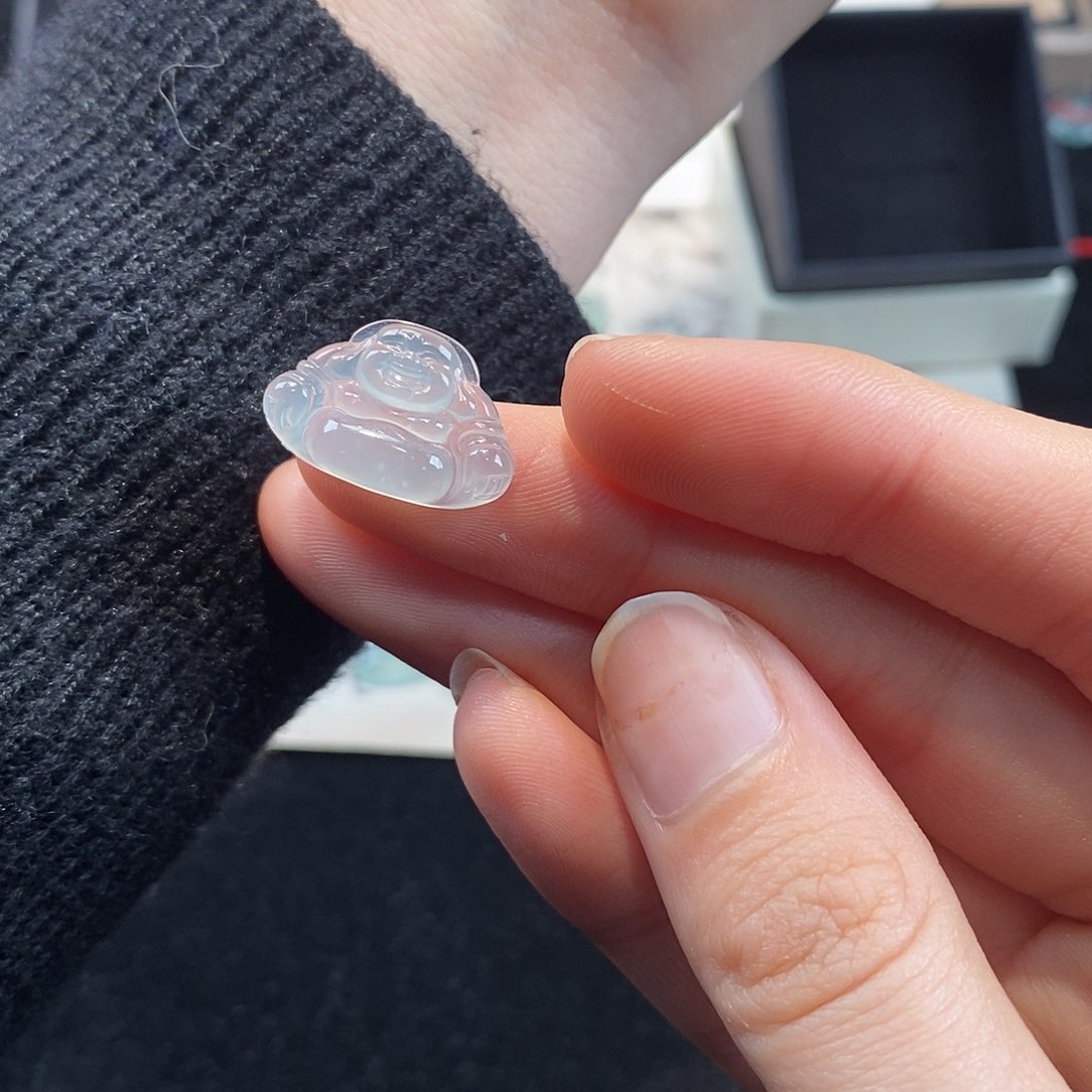 翡翠颈饰未镶嵌壹**。天然翡翠