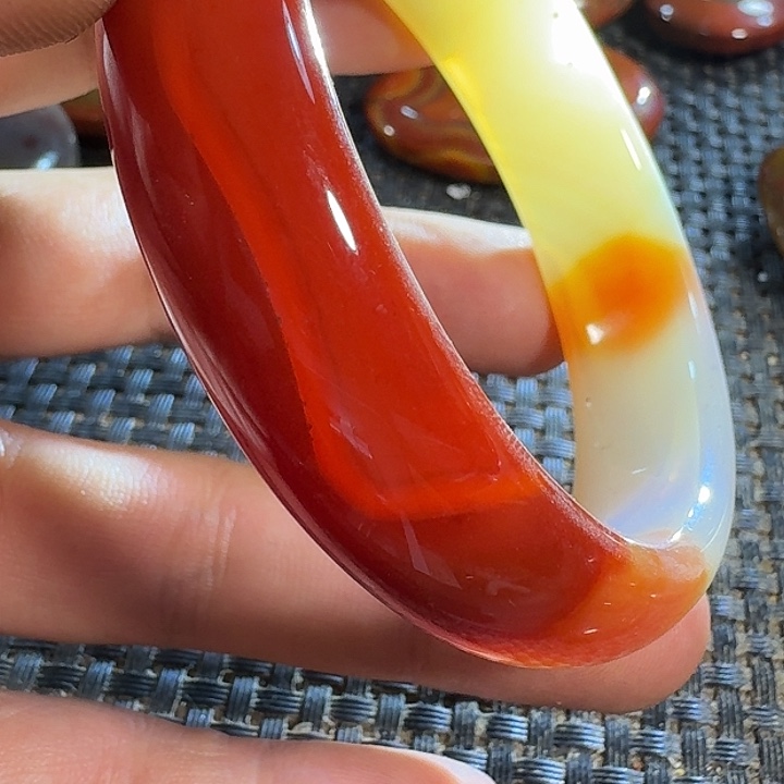 杨***0玛瑙/玉髓未镶嵌颈饰