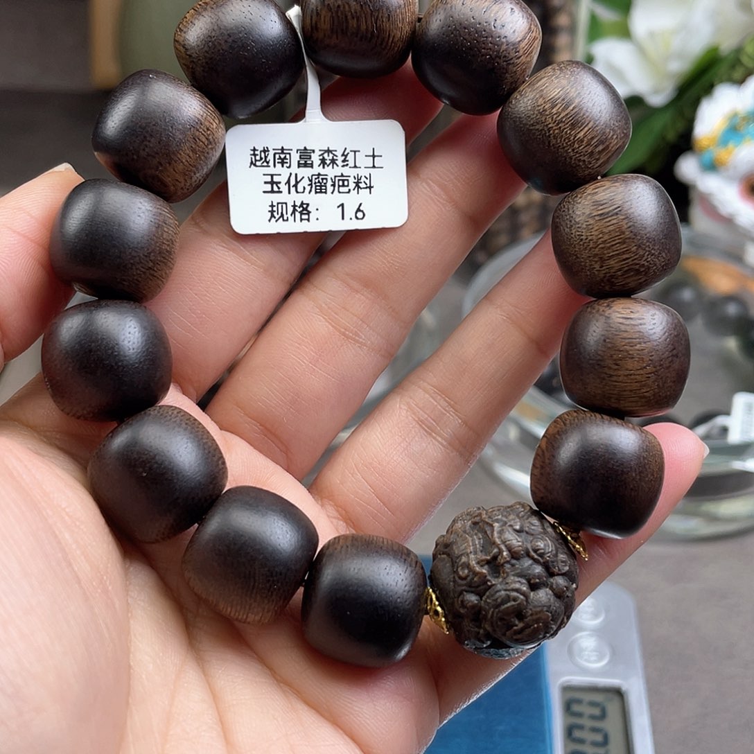 沉香手串富森红土老料