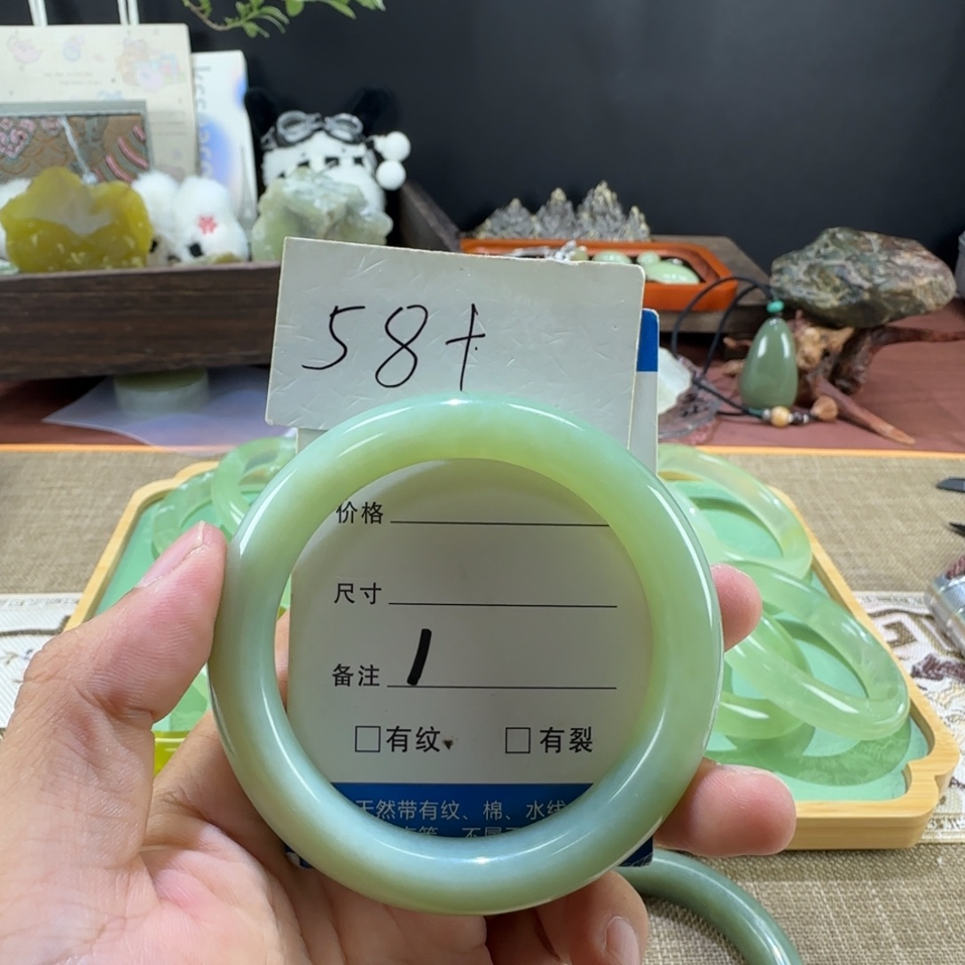 印***玉未镶嵌蛇纹石玉手镯