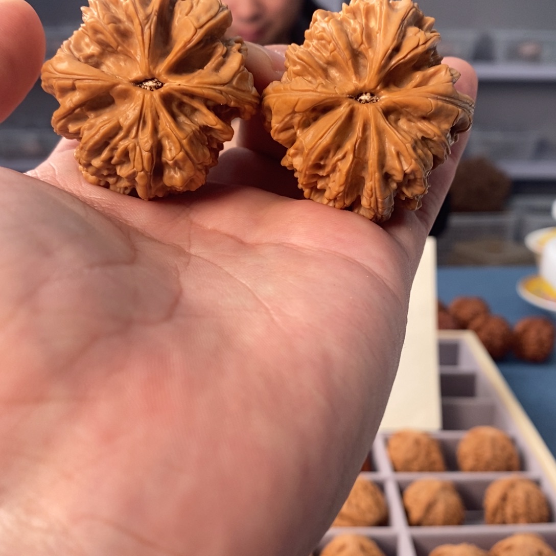 文玩核桃把件全品毕业暴雪44