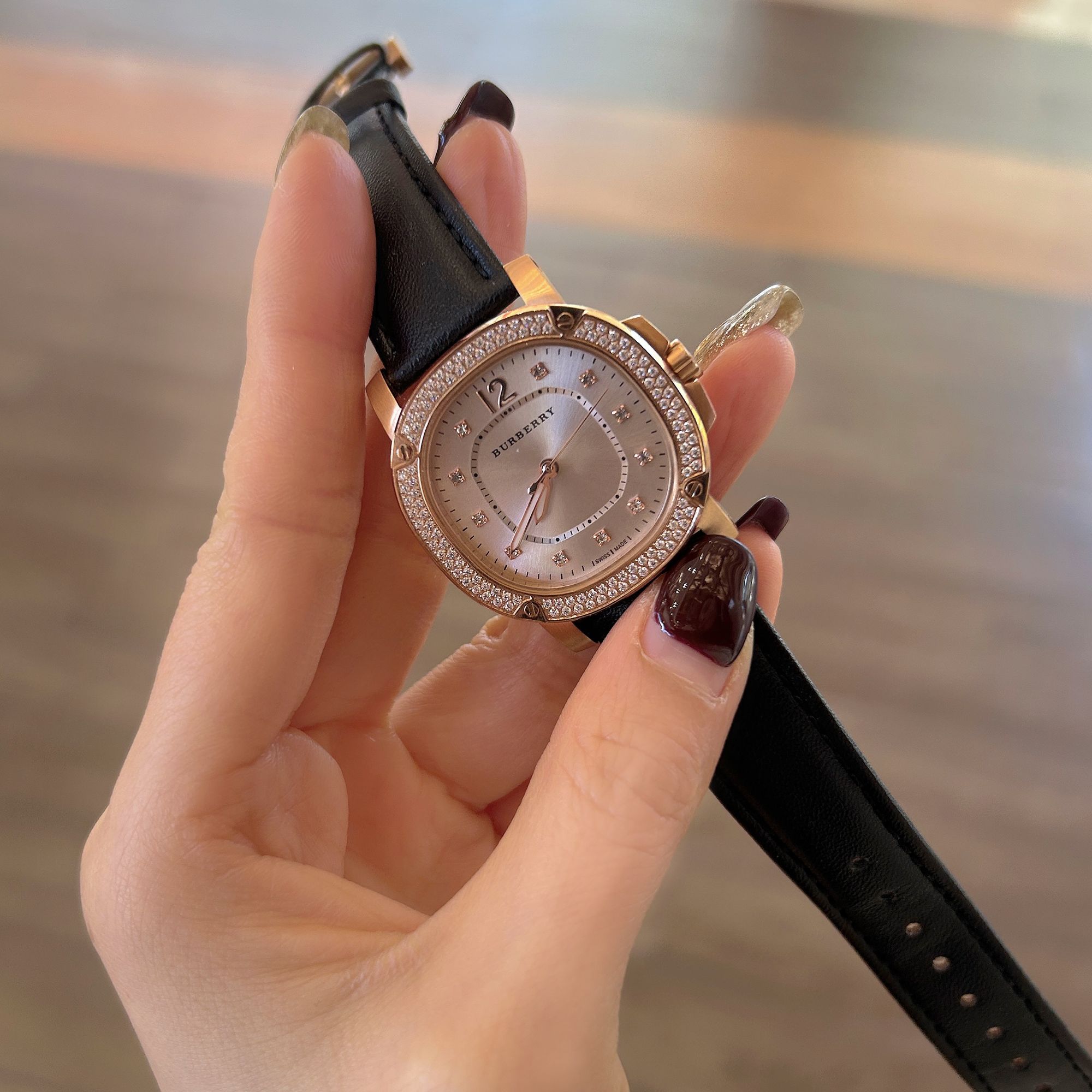 【娜姐专属】BURBERRY博柏利鹦鹉螺满钻黑色皮革34MM女表BBY1823