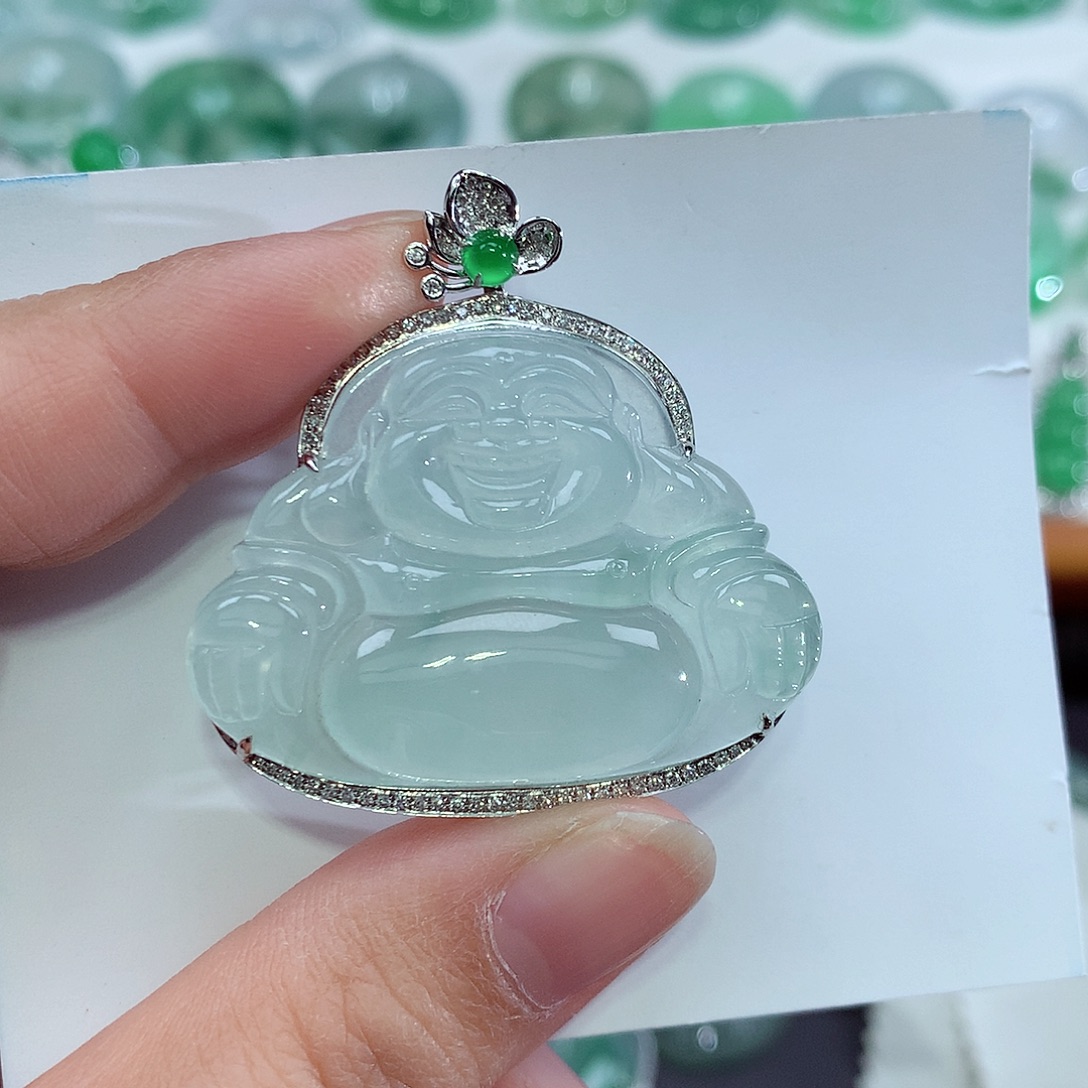 翡翠18K金镶嵌颈饰佛